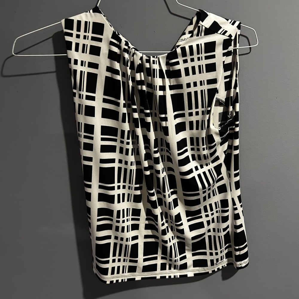 Calvin Klein Black & White Geometric Sleeveless Blouse